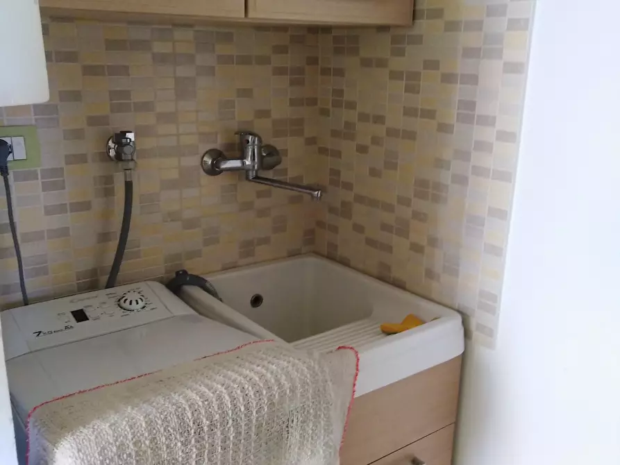 Immagine 17 di Casa indipendente in vendita  a Ragusa