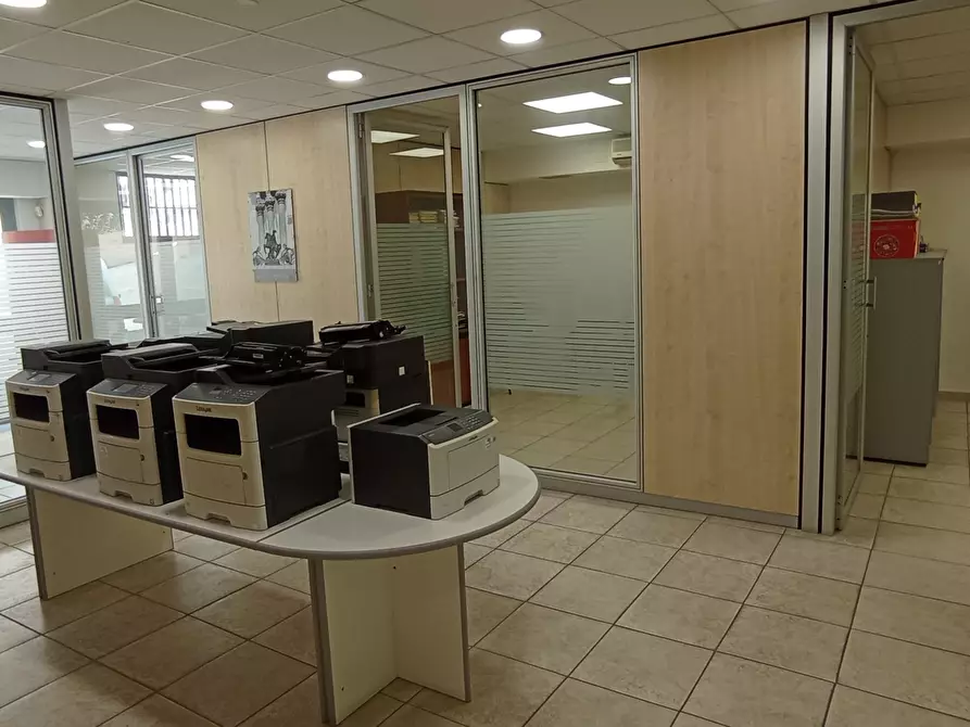 Immagine 11 di Ufficio in vendita  a Ragusa