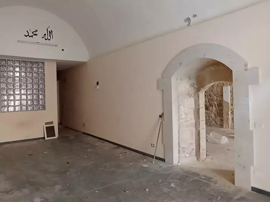 Immagine 7 di Locale commerciale in affitto  a Ragusa