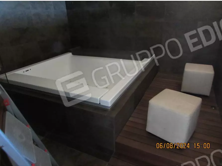 Immagine 11 di Villa in vendita  a Ravenna