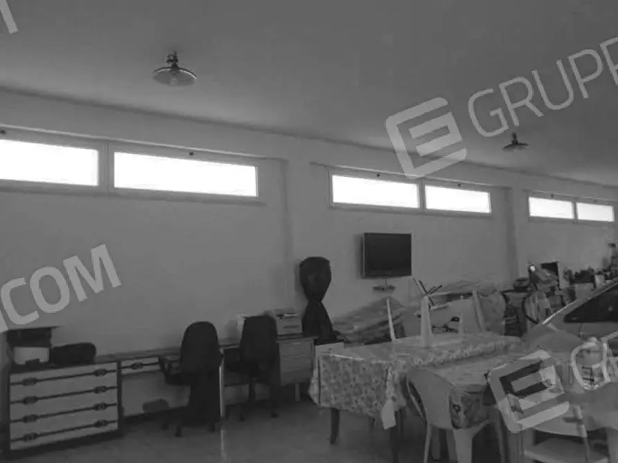 Immagine 2 di Laboratorio in vendita  a Longiano