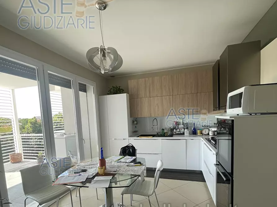 Immagine 5 di Trilocale in vendita  a Rimini