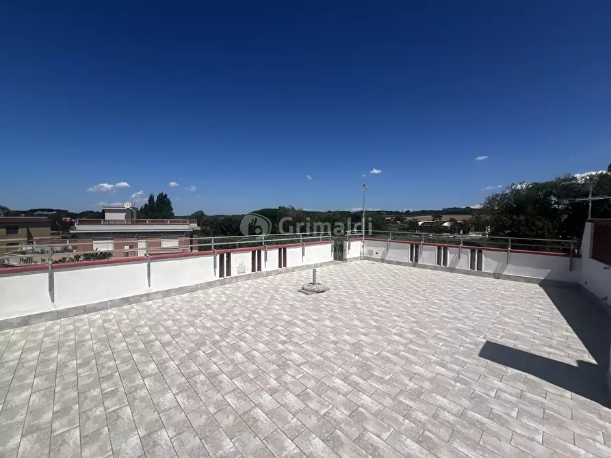 Immagine 2 di Attico in vendita  in Viale Ametista 42 a Anzio