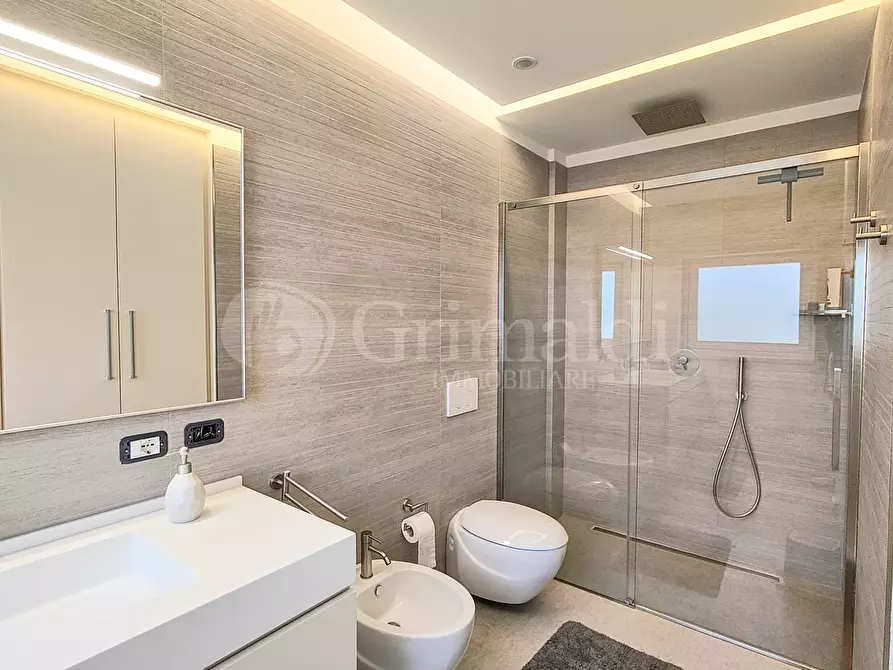 Immagine 25 di Villa in vendita  a Anzio