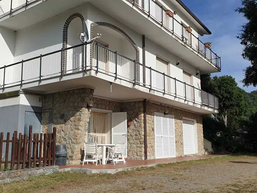 Immagine 18 di Trilocale in vendita  in Via Battaglione I. Zinara 2 a Deiva Marina