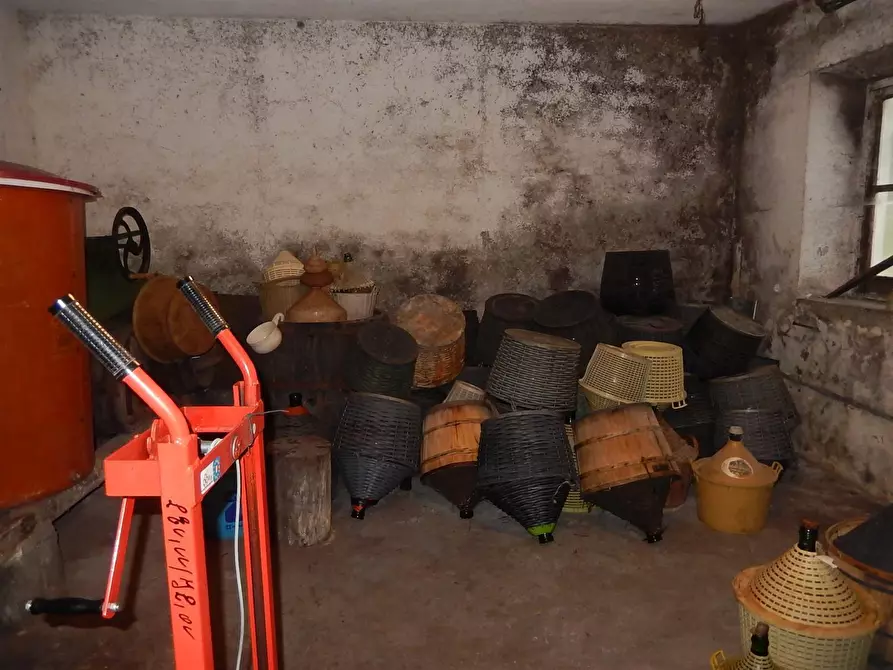 Immagine 26 di Rustico / casale in vendita  in Località Campobenedetto a Varese Ligure