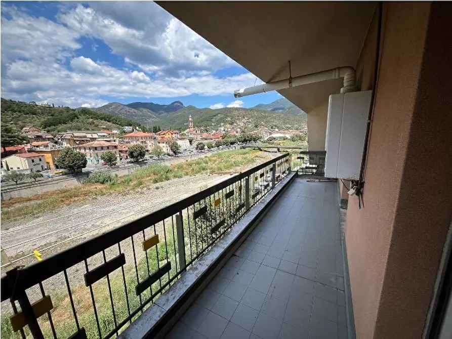 Immagine 1 di Trilocale in vendita  in Via delle Pesche a Casarza Ligure