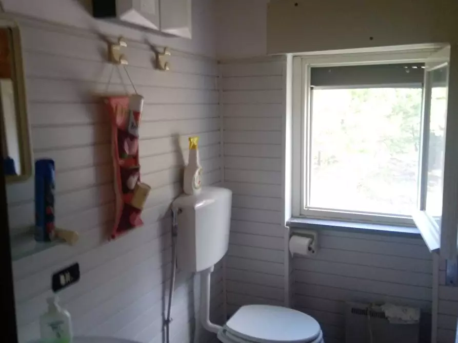 Immagine 11 di Trilocale in vendita  in Villaggio la Crocetta Tavarone 3 a Maissana