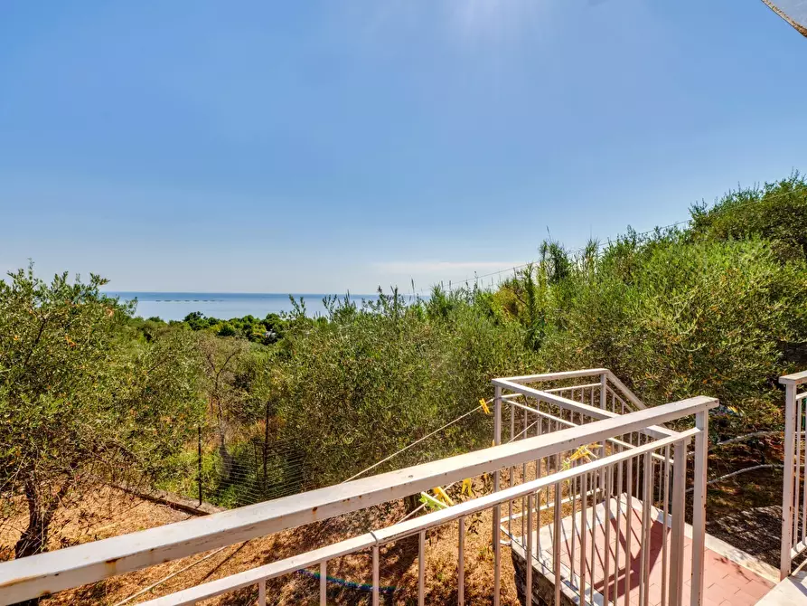 Immagine 7 di Casa indipendente in vendita  in Via Tedisio 133 a Lavagna