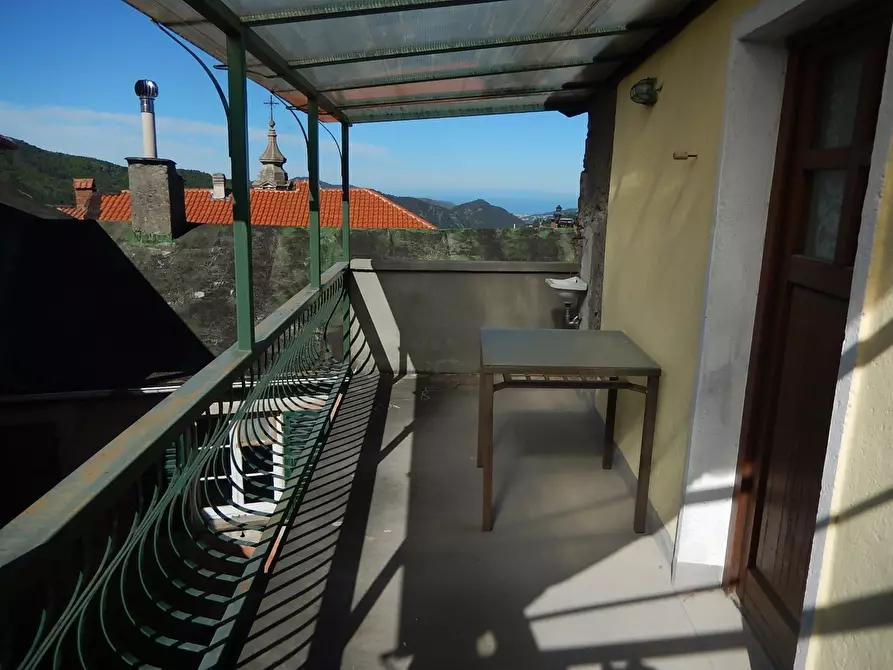 Immagine 3 di Trilocale in vendita  in Via alla Chiesa a Castiglione Chiavarese