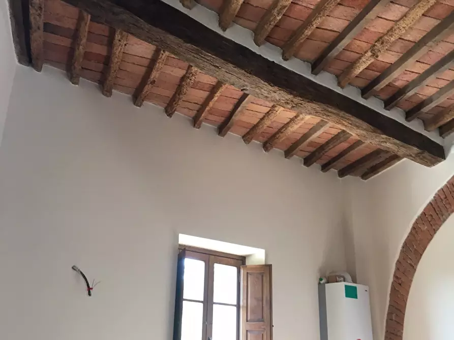 Immagine 7 di Rustico / casale in vendita  a Livorno