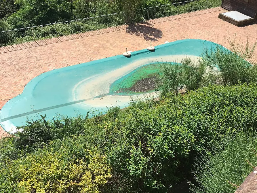 Immagine 2 di Rustico / casale in vendita  a Livorno