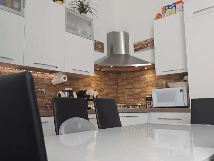 Immagine 8 di Trilocale in vendita  a Livorno