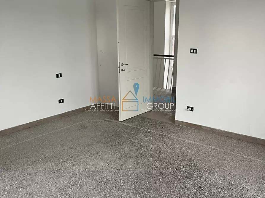 Immagine 10 di Villa in vendita  in Strada Statale 1 108 a Massa