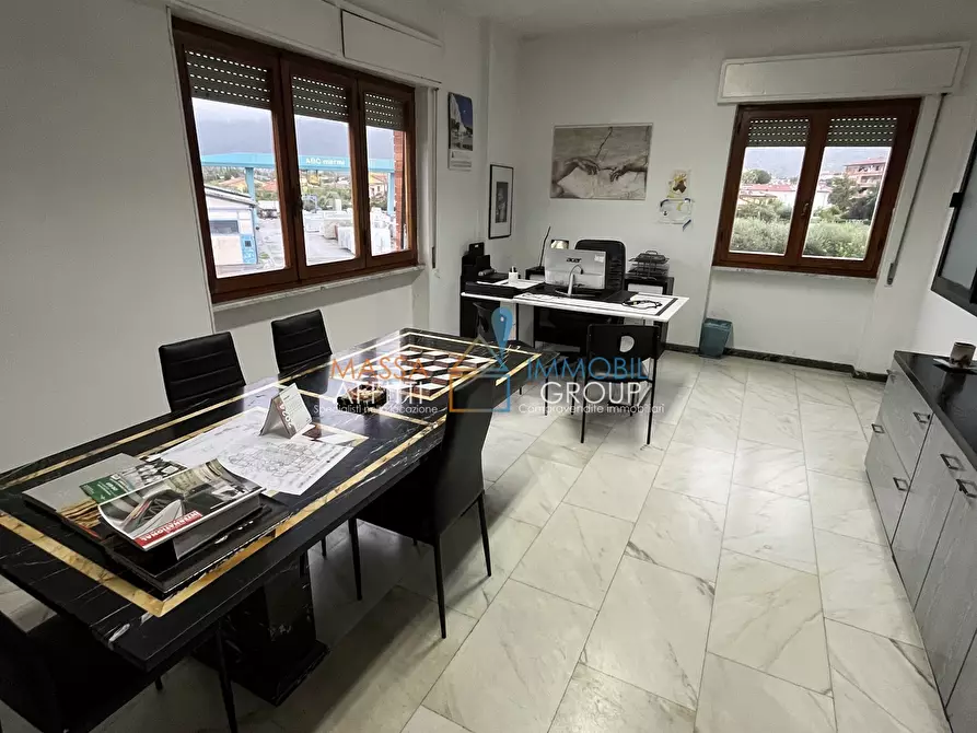 Immagine 20 di Locale commerciale in vendita  in Via Madonna del Golfo 14 a Massa