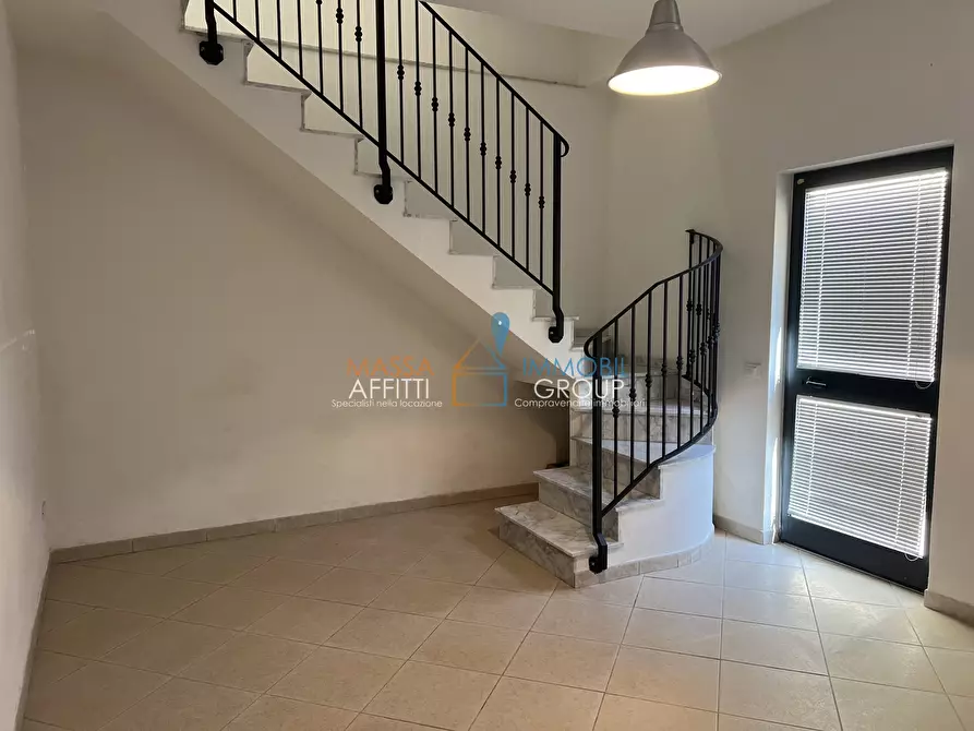 Immagine 3 di Trilocale in vendita  in Viale Giacomo Puccini 4 a Massa