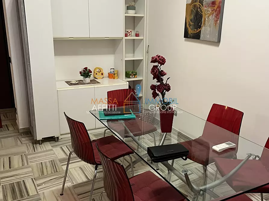 Immagine 4 di Trilocale in affitto  in Viale Roma 45 a Massa