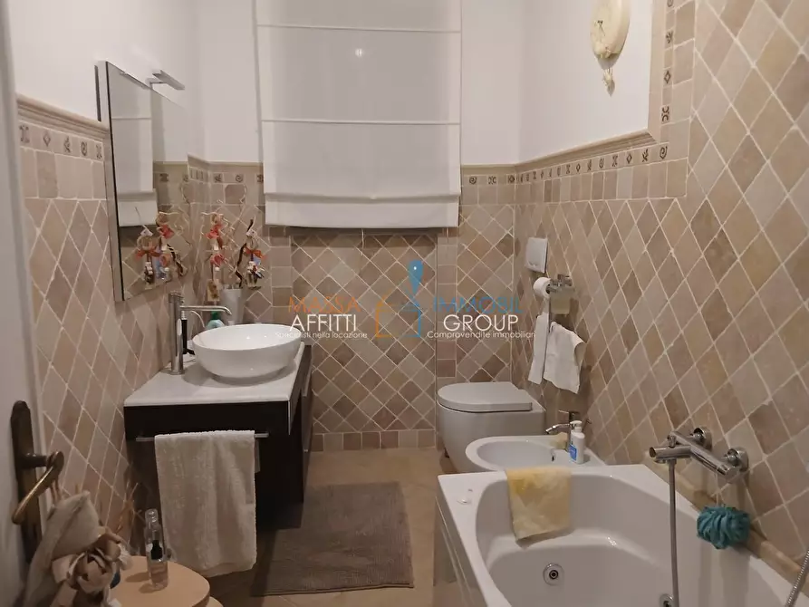 Immagine 18 di Quadrilocale in vendita  in Viale Stazioni 61 a Massa