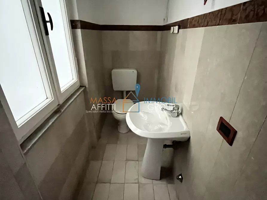 Immagine 20 di Ufficio in affitto  in Via Cavour 58 a Massa