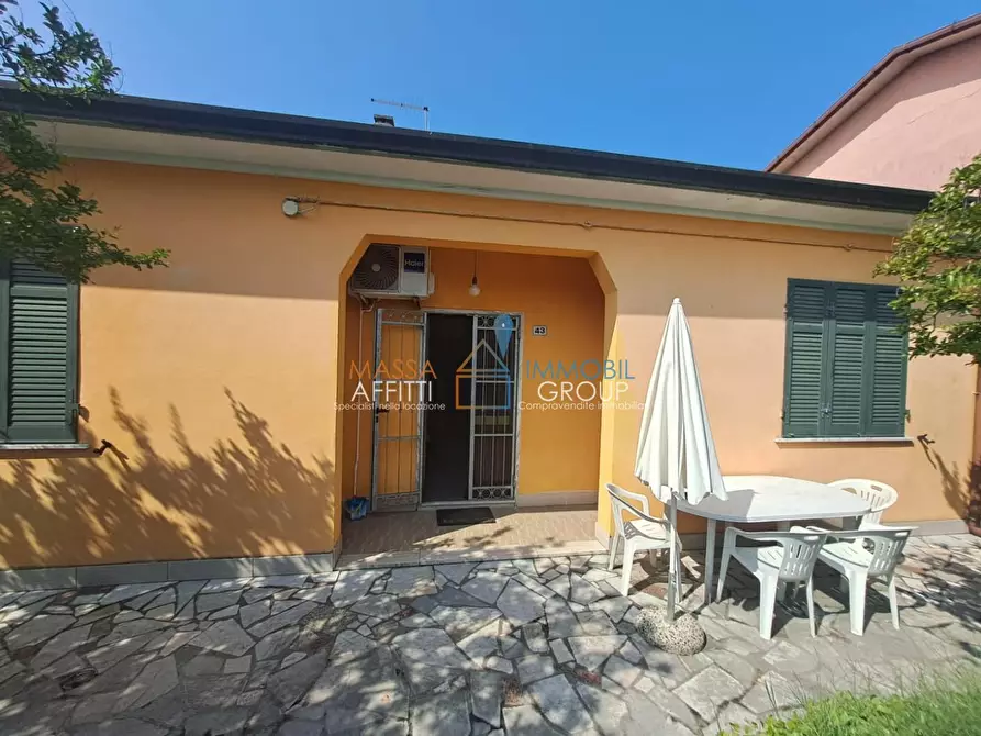 Immagine 6 di Casa indipendente in vendita  in Via Pietrasanta 66 a Massa