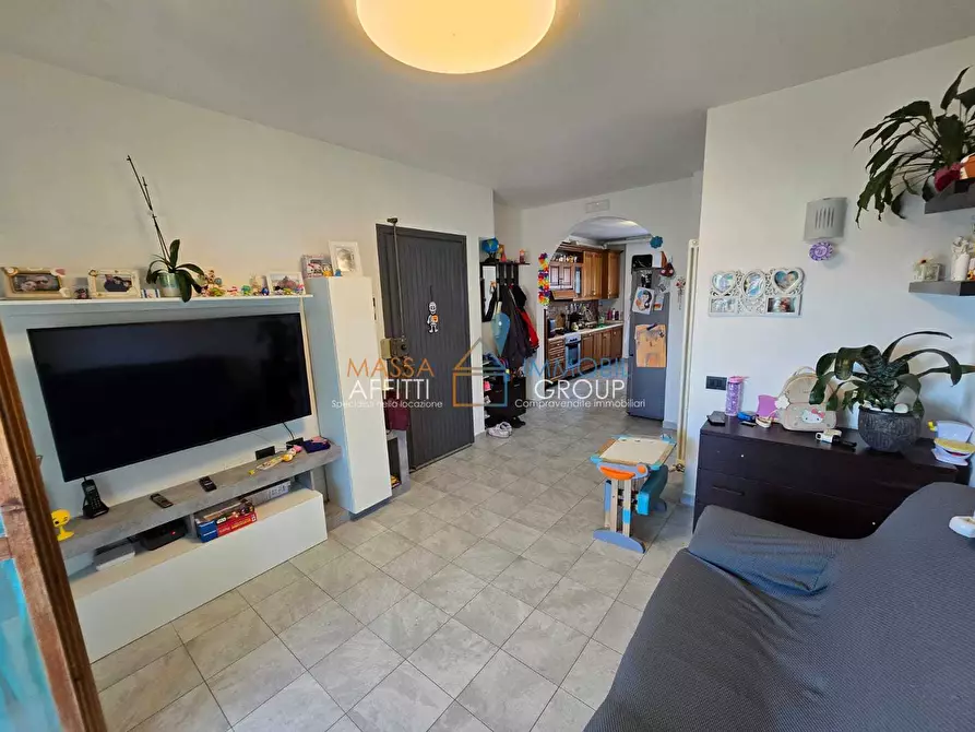 Immagine 1 di Pentalocale in vendita  in Via Manara Valgimigli 9 a Massa