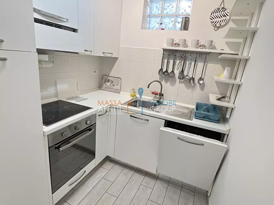 Immagine 5 di Trilocale in vendita  in Via Poveromo 20 a Massa