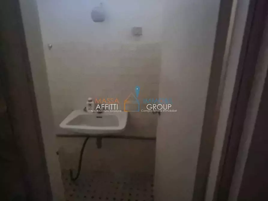 Immagine 14 di Locale commerciale in affitto  in Via Plebiscito 8/A a Carrara