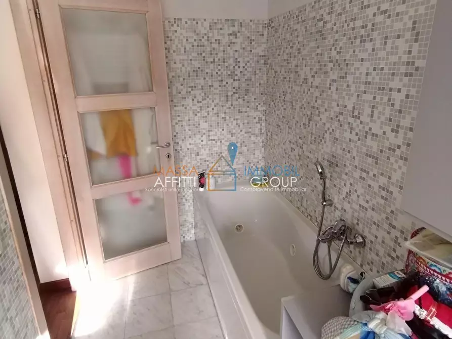 Immagine 21 di Porzione di casa in vendita  in Via Benedetto Croce 14 a Massa