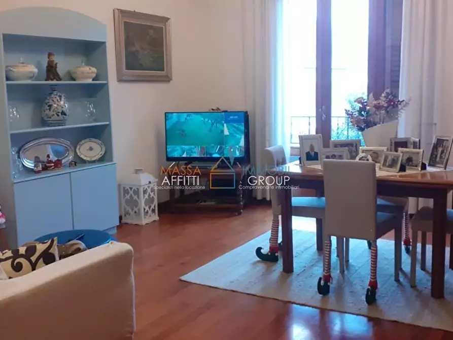 Immagine 4 di Pentalocale in vendita  in Via G. Carducci 185 a Massa