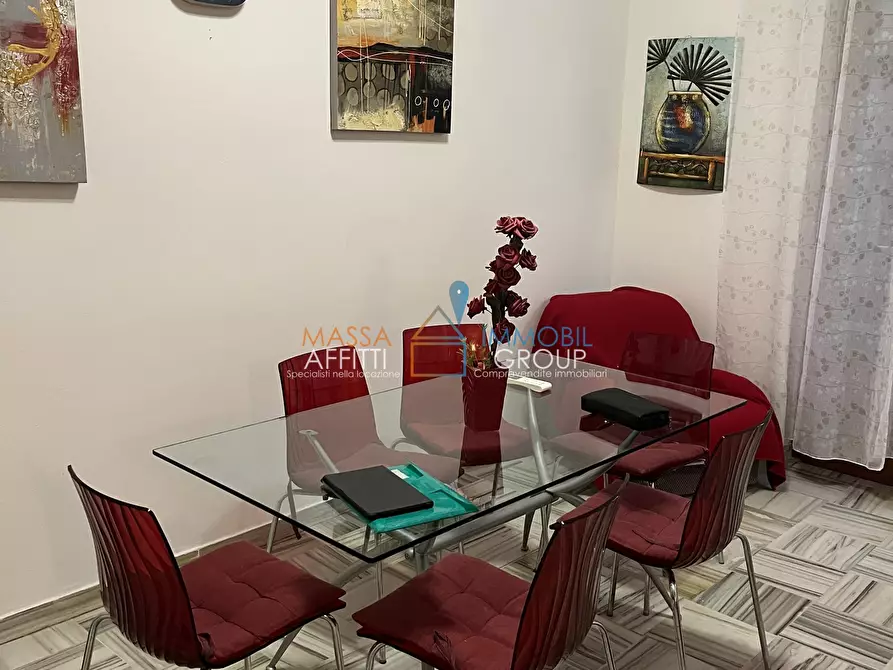 Immagine 3 di Trilocale in affitto  in Viale Roma 45 a Massa