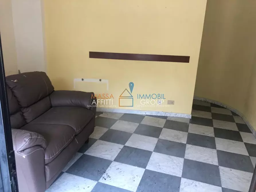 Immagine 2 di Locale commerciale in affitto  in Via Padreterno 9C a Montignoso