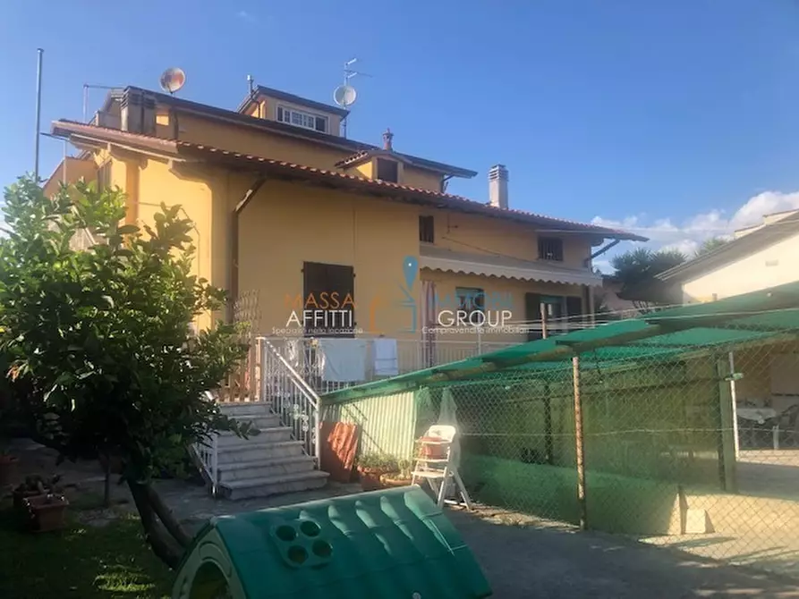 Immagine 1 di Villetta a schiera in vendita  in Via Puliche 308 a Massa