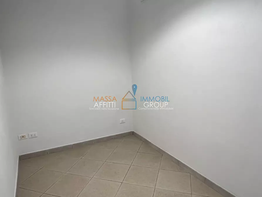 Immagine 11 di Trilocale in vendita  in Viale Giacomo Puccini 4 a Massa