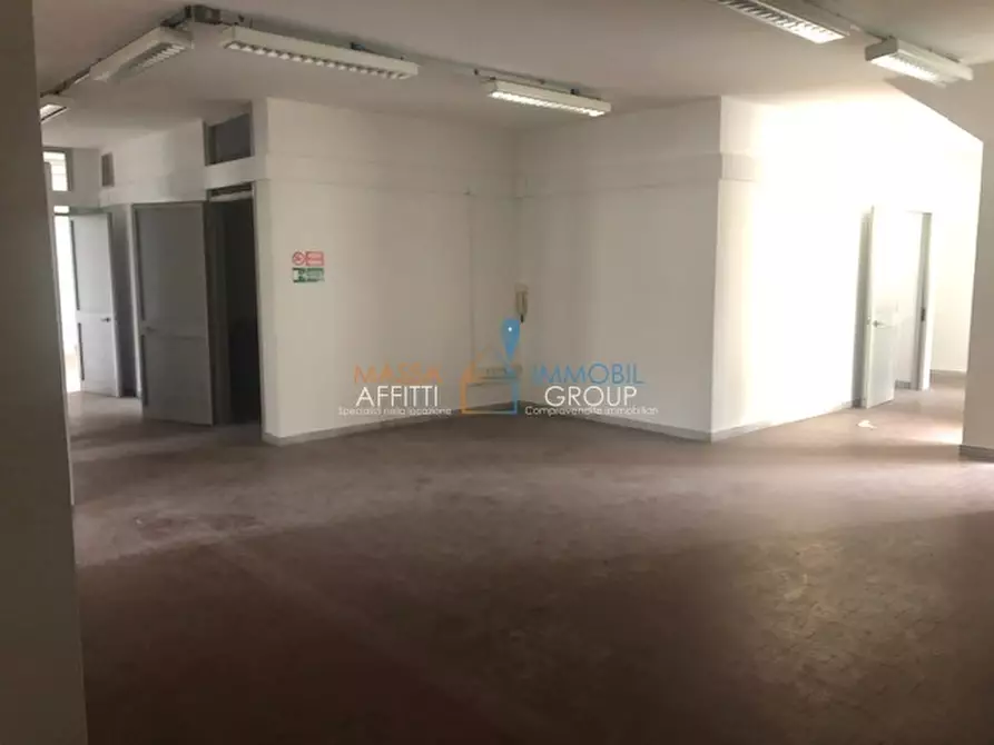 Immagine 4 di Ufficio in affitto  in Via Democrazia 3 a Massa