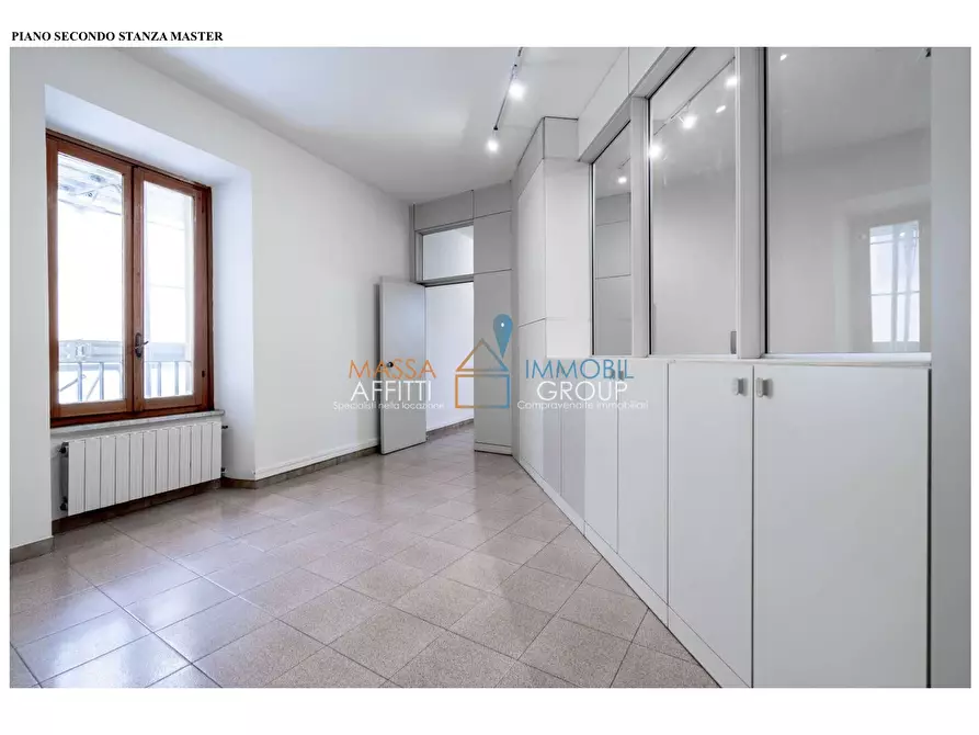 Immagine 10 di Ufficio in affitto  in Via Cairoli 30 a Massa