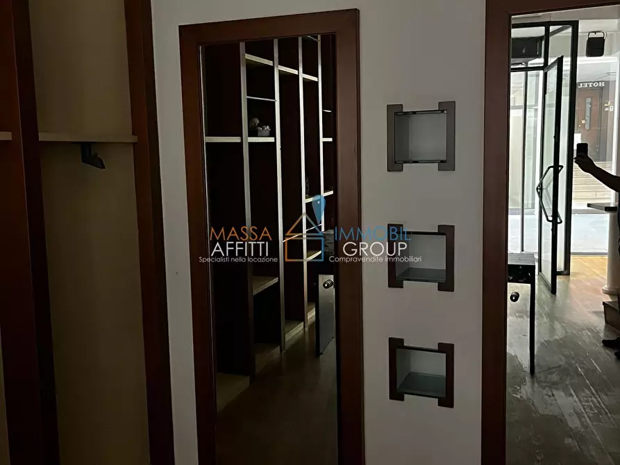 Immagine 5 di Locale commerciale in vendita  in Via Poggiolo 8 a Massa