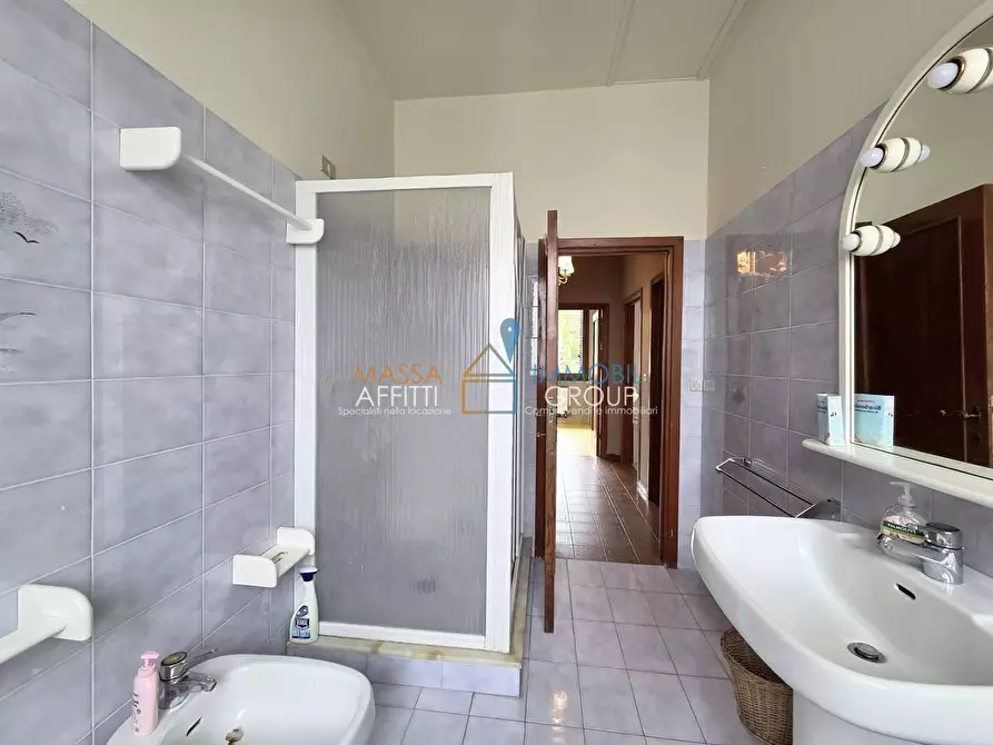 Immagine 23 di Villa in vendita  in Via dei Fortini 75 a Massa