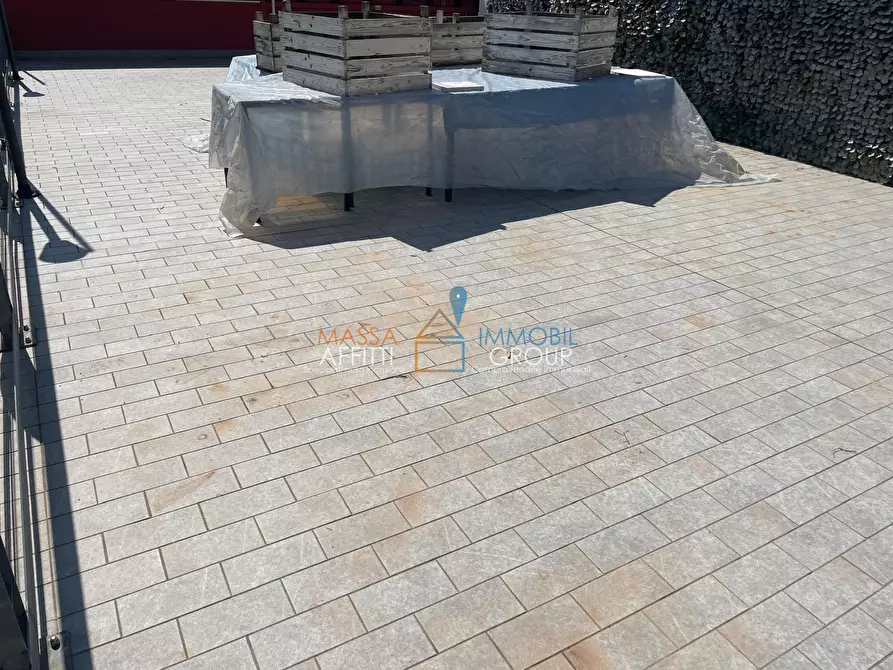 Immagine 50 di Locale commerciale in affitto  in Via Democrazia 64 a Massa