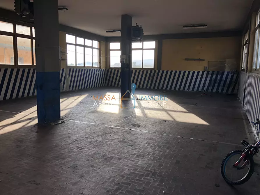Immagine 2 di Attività artigianale in affitto  in Via Benedetto Croce 18 a Massa
