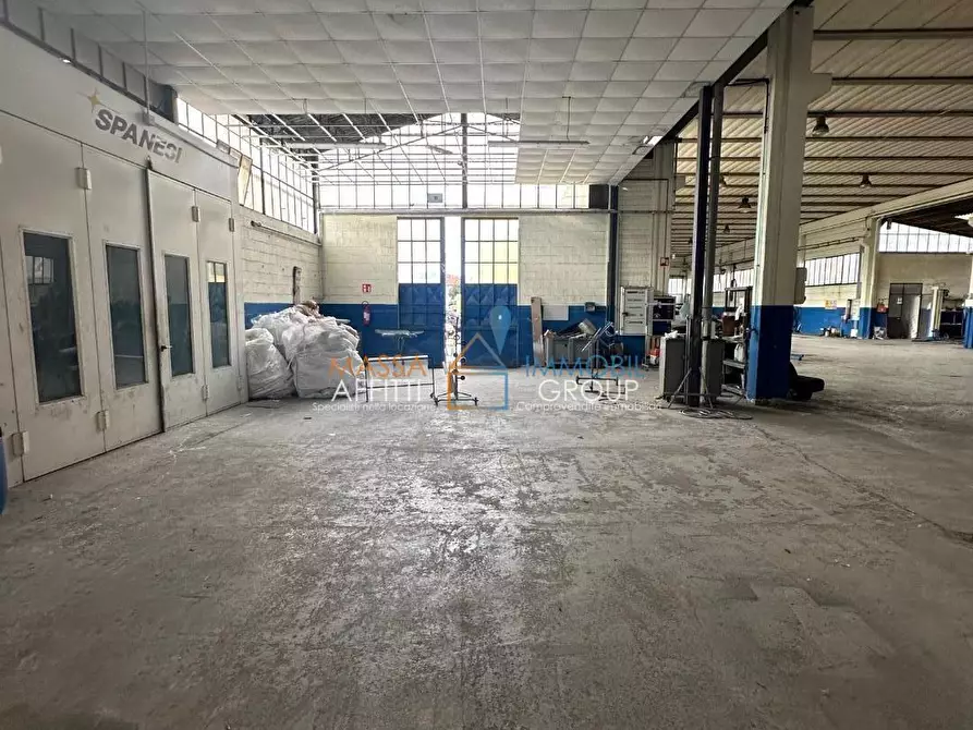 Immagine 3 di Attività artigianale in vendita  in Via Acquale 25 a Massa