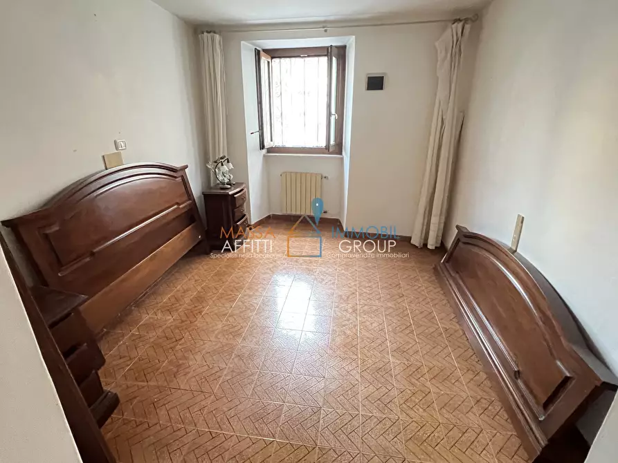 Immagine 15 di Casa semindipendente in vendita  in Via Felice Cavallotti 33 a Massa