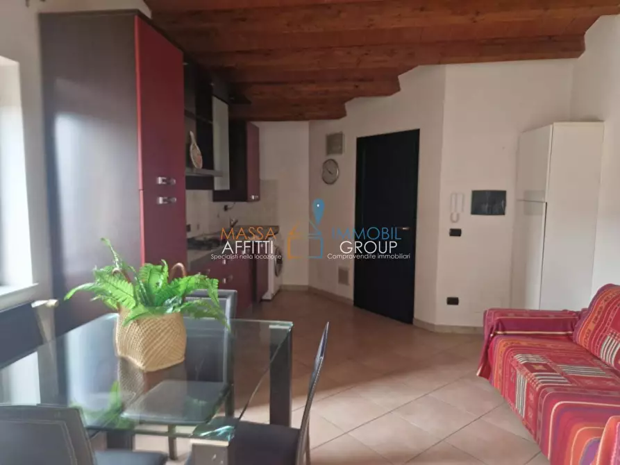 Immagine 4 di Bilocale in vendita  in Via Eugenio Montale 10B a Carrara