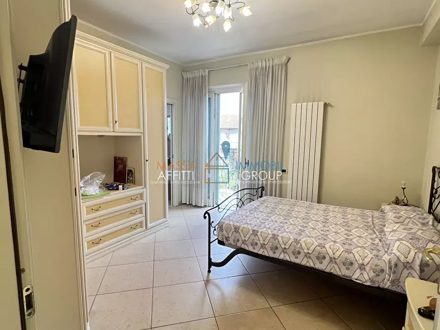 Immagine 25 di Porzione di casa in vendita  in Via Marina 84 a Montignoso