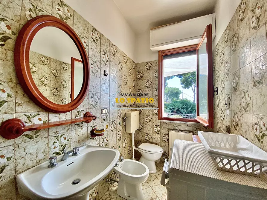 Immagine 14 di Villa in vendita  in via soprana 21 a Andora