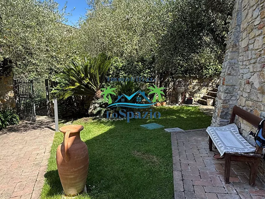 Immagine 26 di Villa in vendita  in via mezzacqua a Andora
