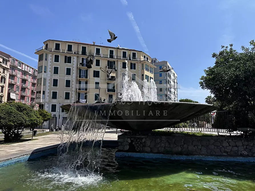 Immagine 2 di Quadrilocale in vendita  in Piazza Santa Cecilia 2 a Savona