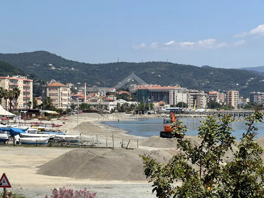 Immagine 33 di Quadrilocale in vendita  in Via Caduti per la Libertà 46 a Vado Ligure