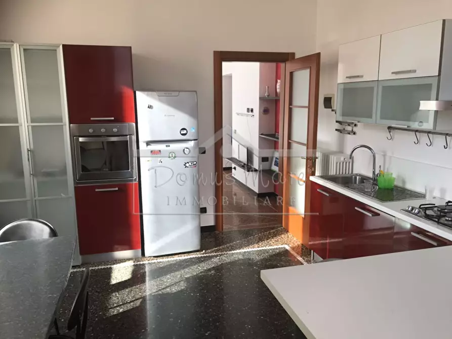 Immagine 8 di Trilocale in affitto  a Savona