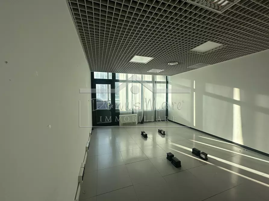 Immagine 11 di Ufficio in affitto  in via bartolomeo guidobono 137 r a Savona