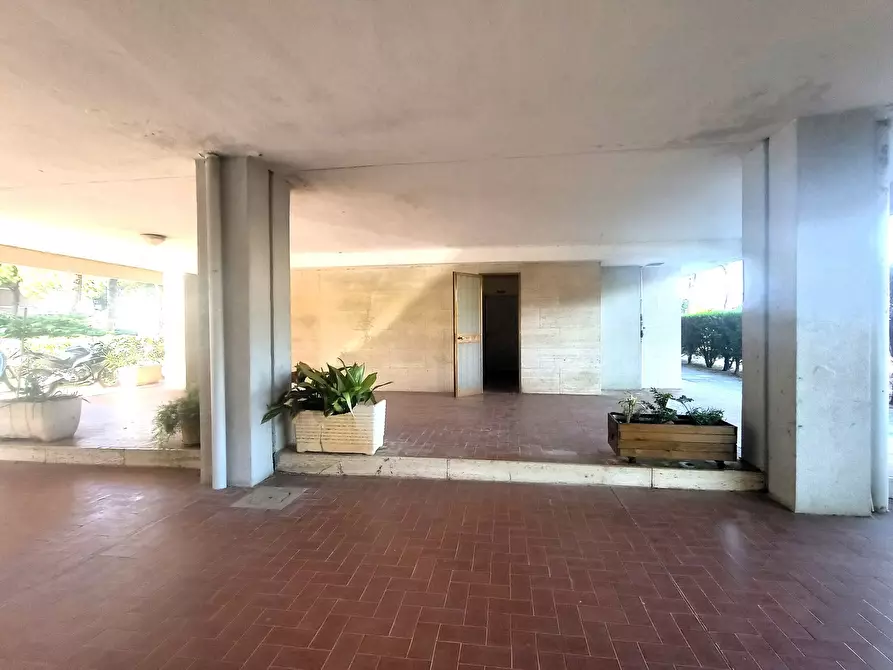 Immagine 6 di Pentalocale in vendita  in Via Ludovico Antonio Muratori a Livorno